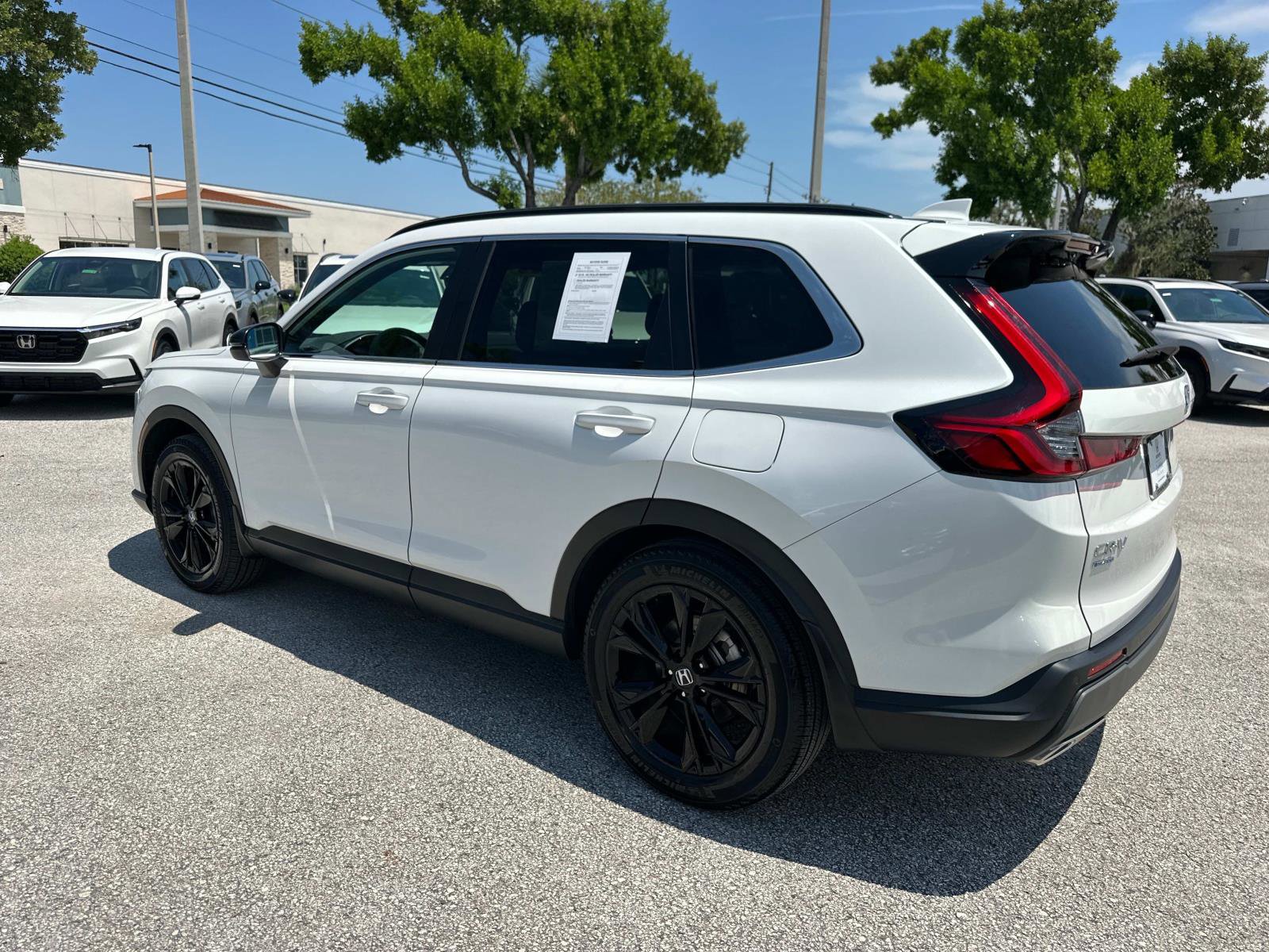 2025 Honda CR-V Hybrid Sport Touring photo 3