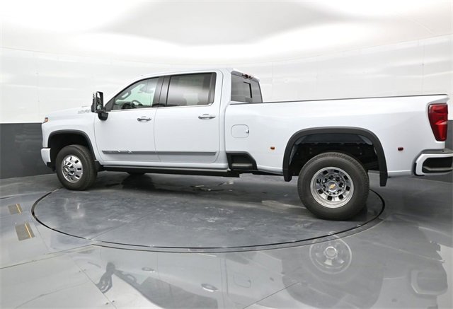 2026 Chevrolet Silverado 3500HD High Country photo 3
