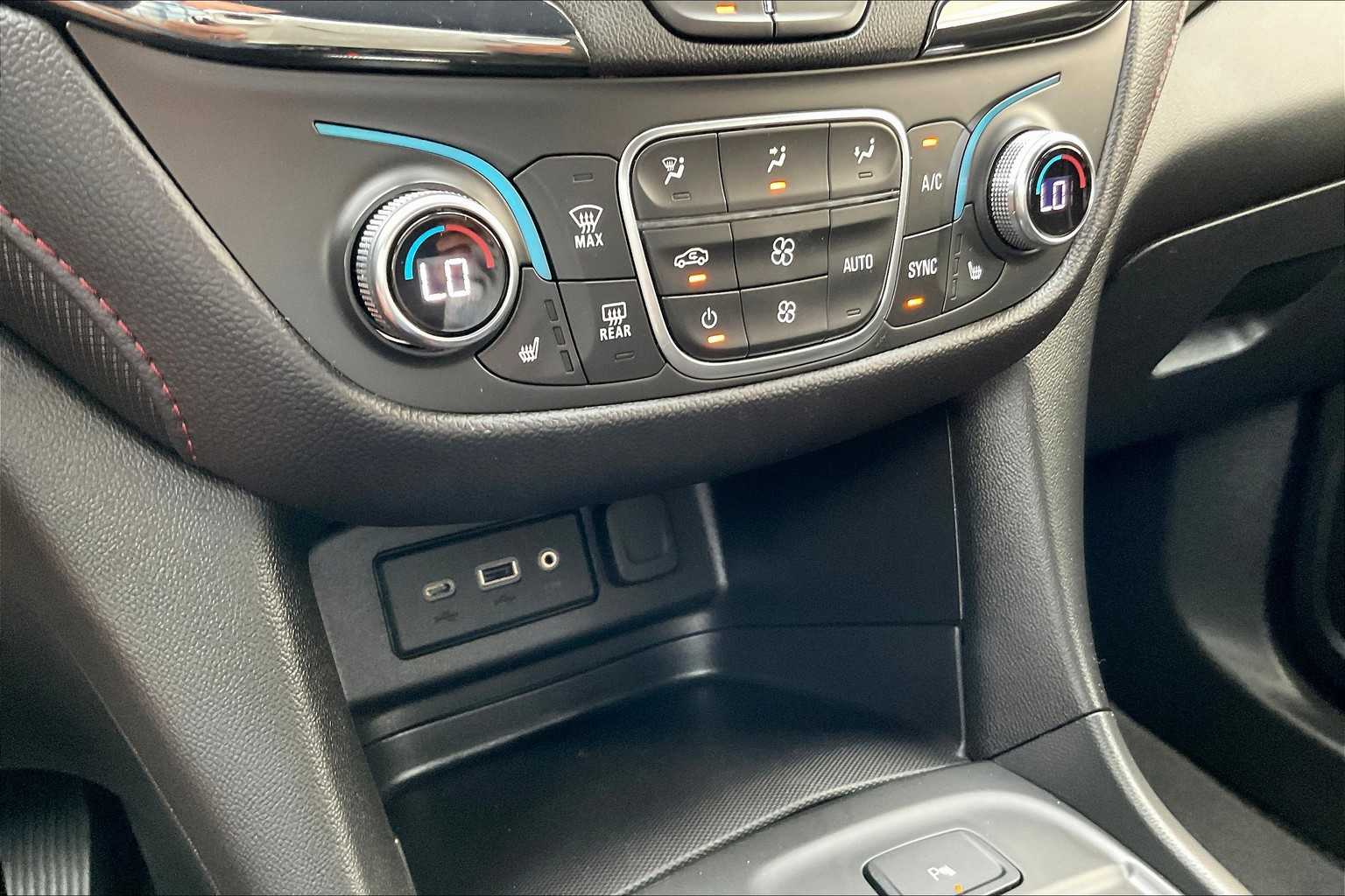 2022 Chevrolet Equinox RS photo 26