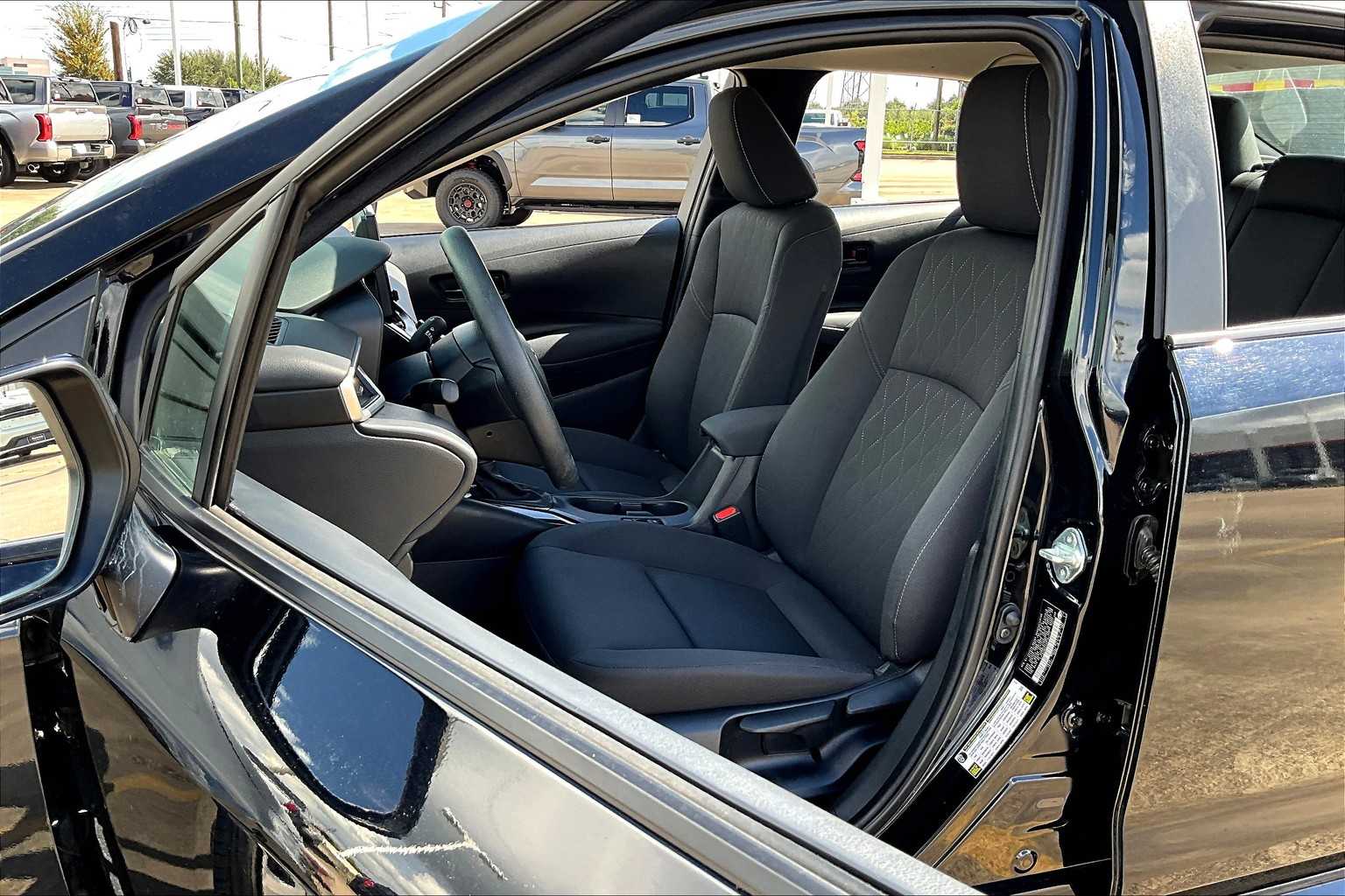 2024 Toyota Corolla LE photo 7