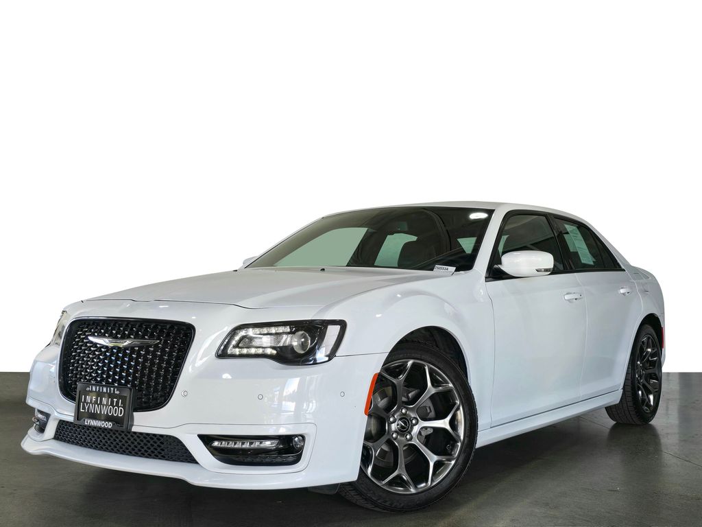 2018 Chrysler 300 S's photo