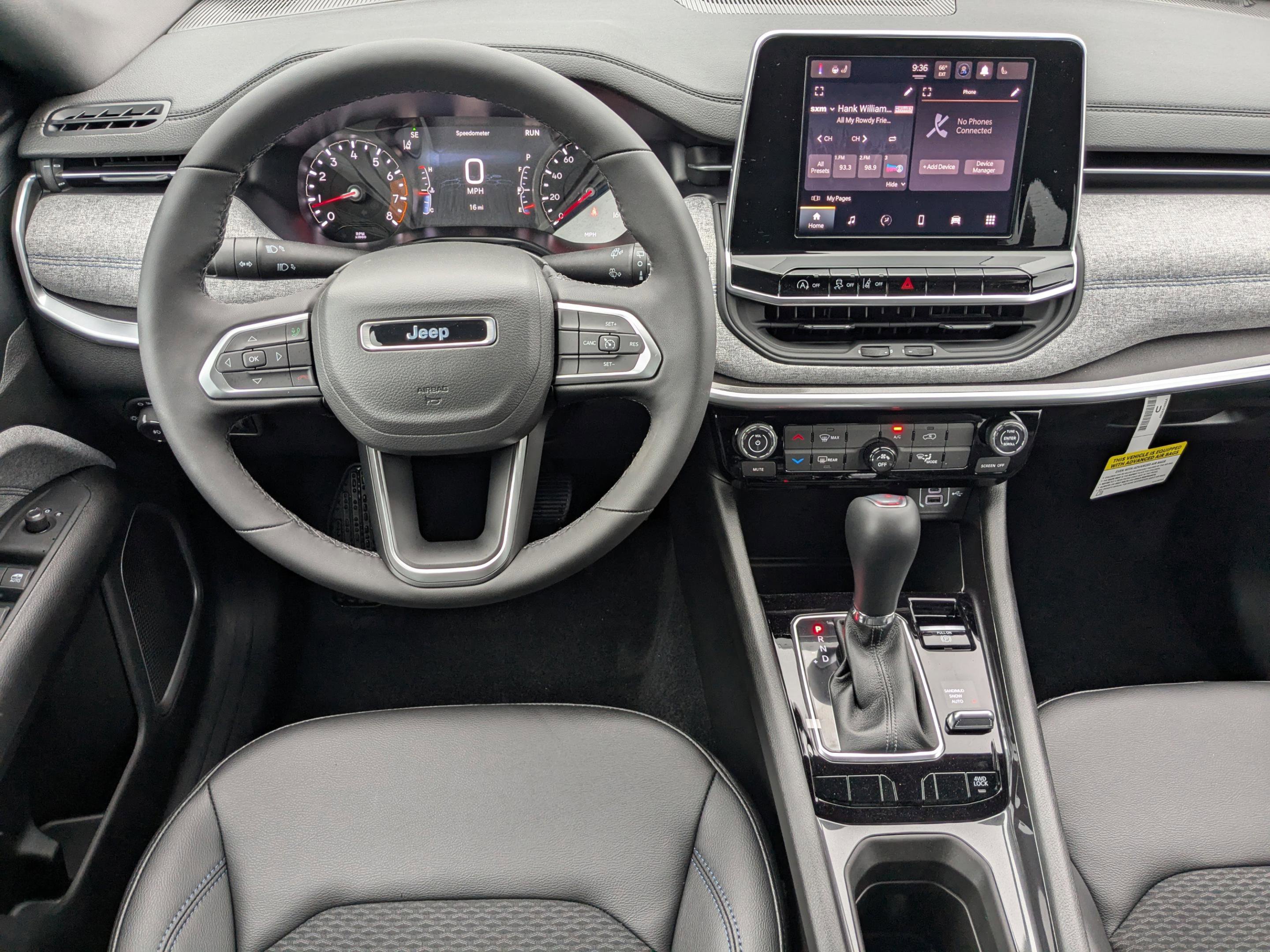 2025 Jeep Compass Latitude photo 16
