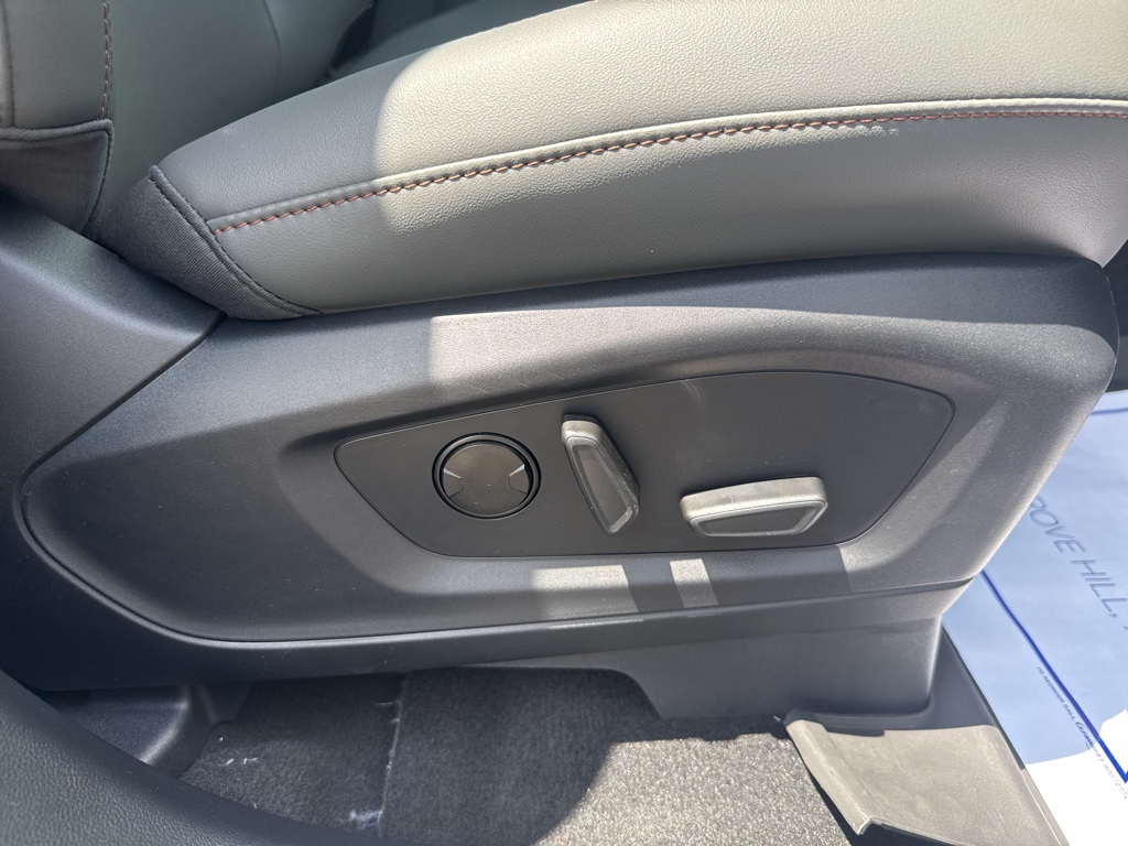 2025 Ford Explorer photo 21