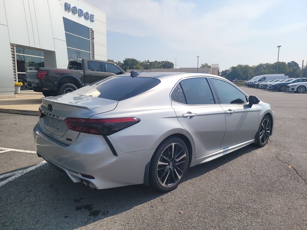 2019 Toyota Camry XSE photo 3
