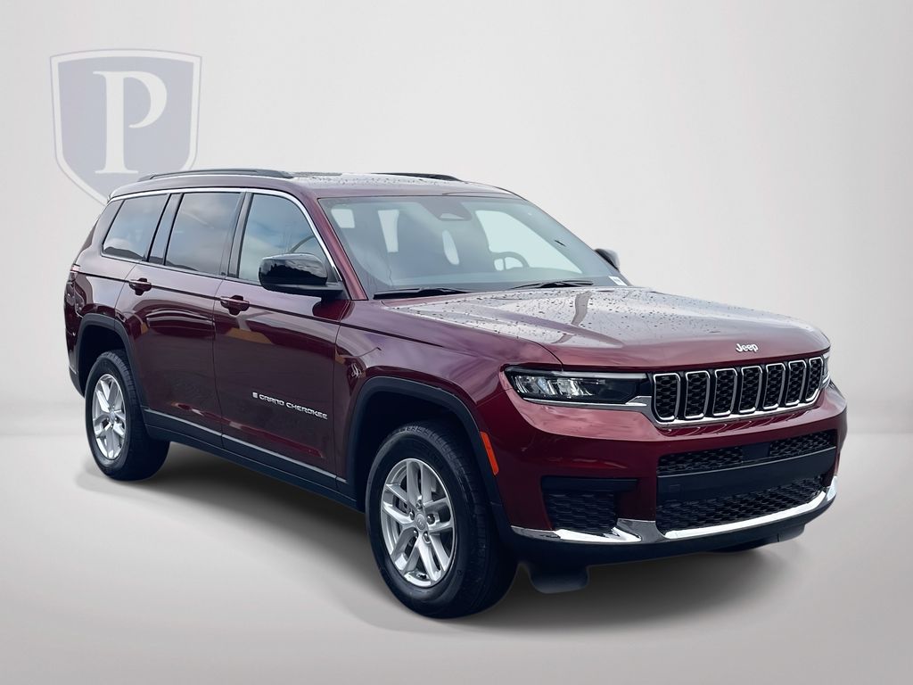 2025 Jeep Grand Cherokee L Laredo's photo