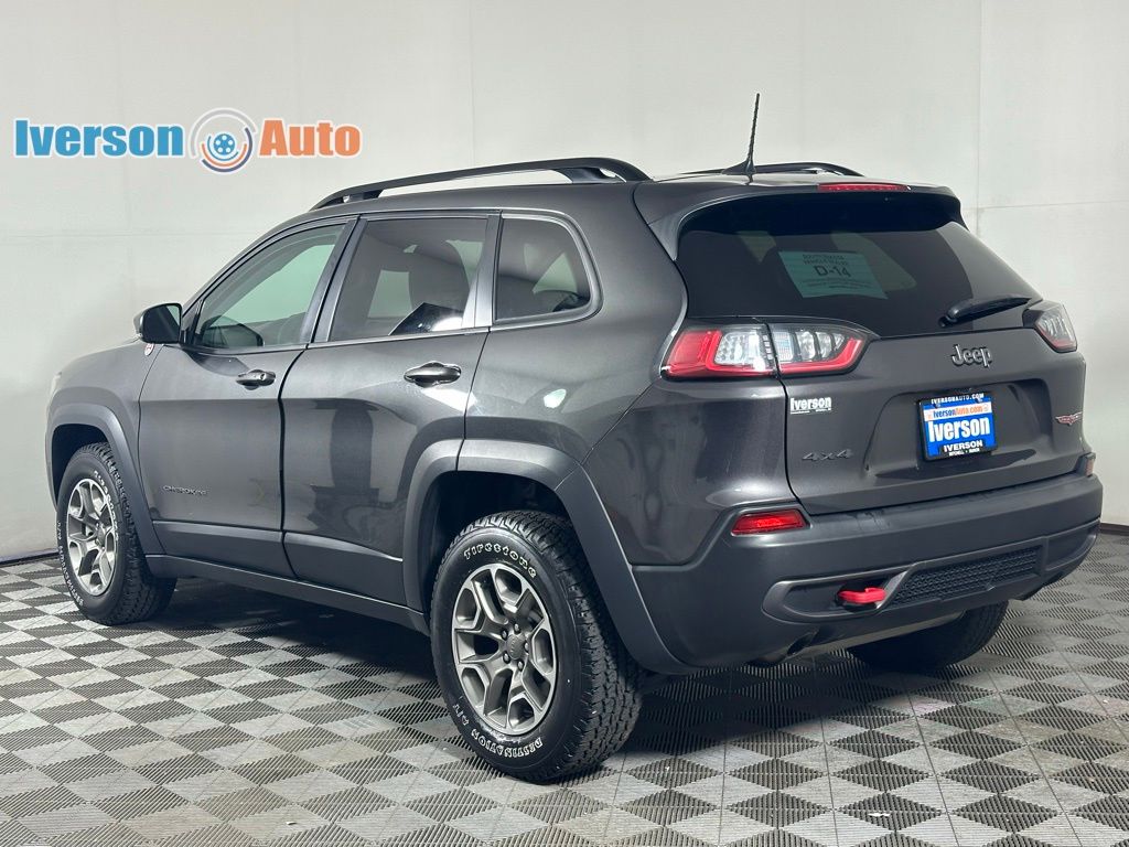 2022 Jeep Cherokee Trailhawk photo 2