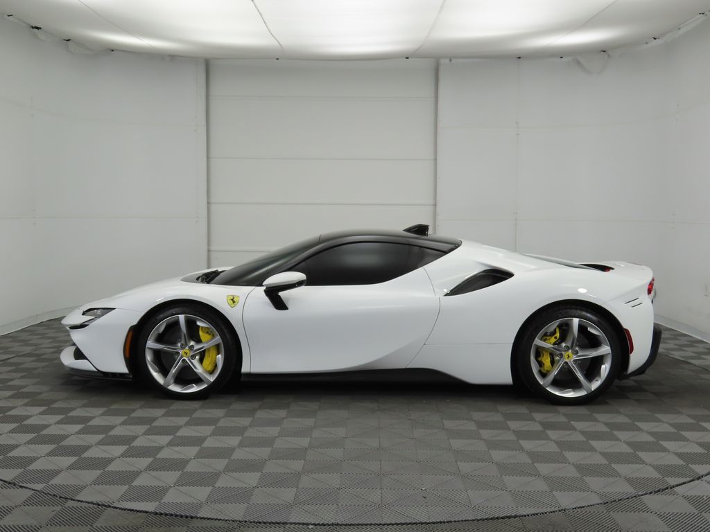 2023 Ferrari SF90 Stradale Base photo 8