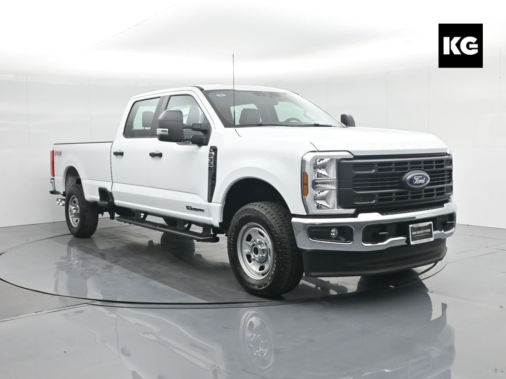 2026 Ford F-350 Super Duty XL's photo