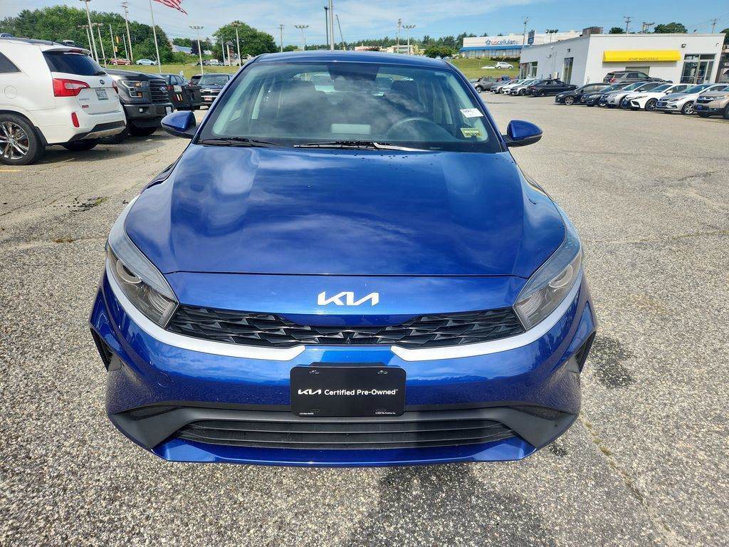 2023 Kia Forte LXS photo 2