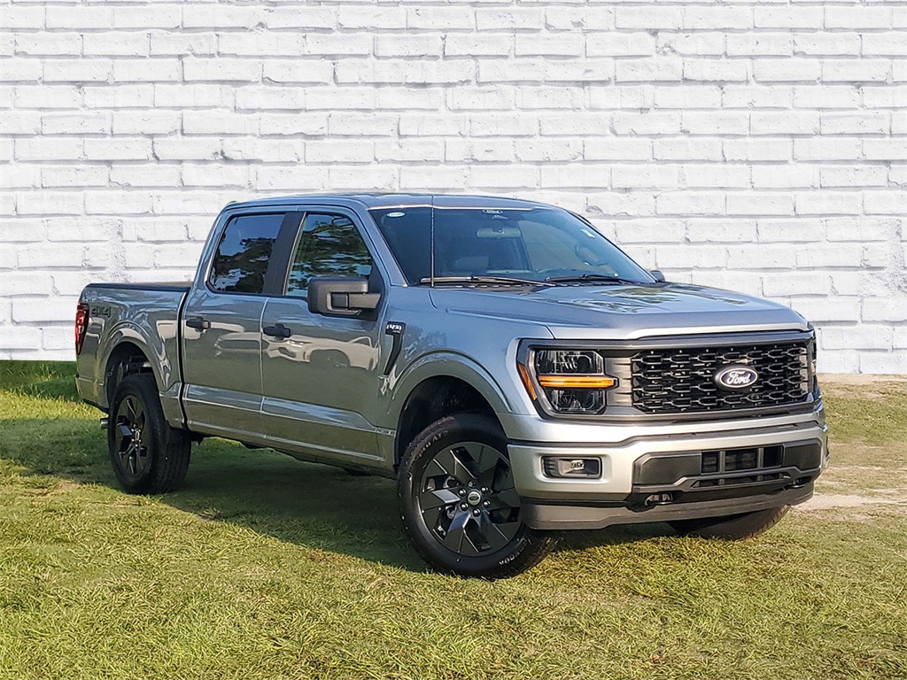 2025 Ford F-150 STX's photo