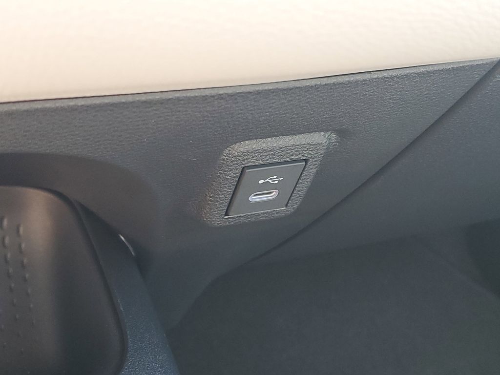 2025 Toyota Corolla LE photo 25