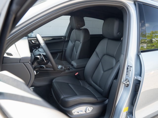 2026 Porsche Macan T photo 5