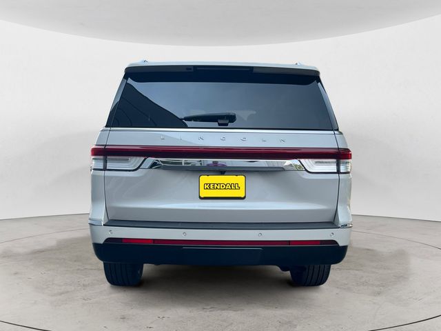 2024 Lincoln Navigator L Reserve photo 3
