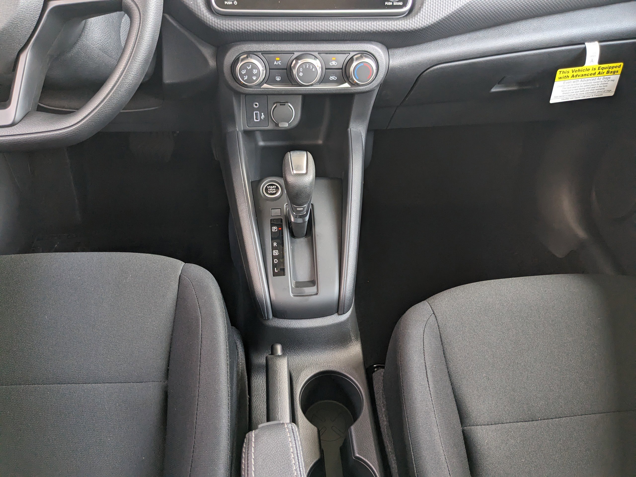 2025 Nissan Kicks Play S photo 11