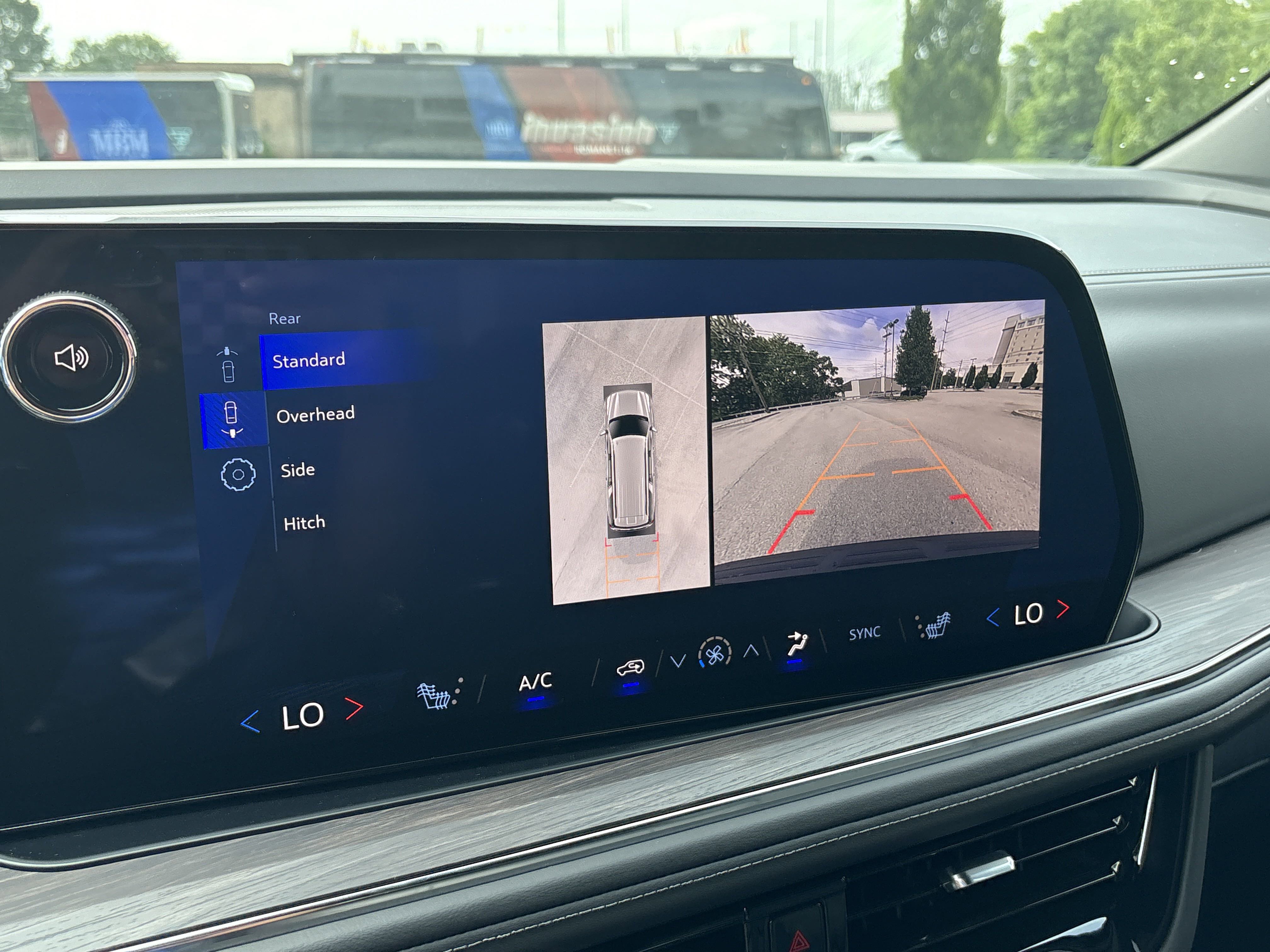 2025 Chevrolet Suburban Z71 photo 4