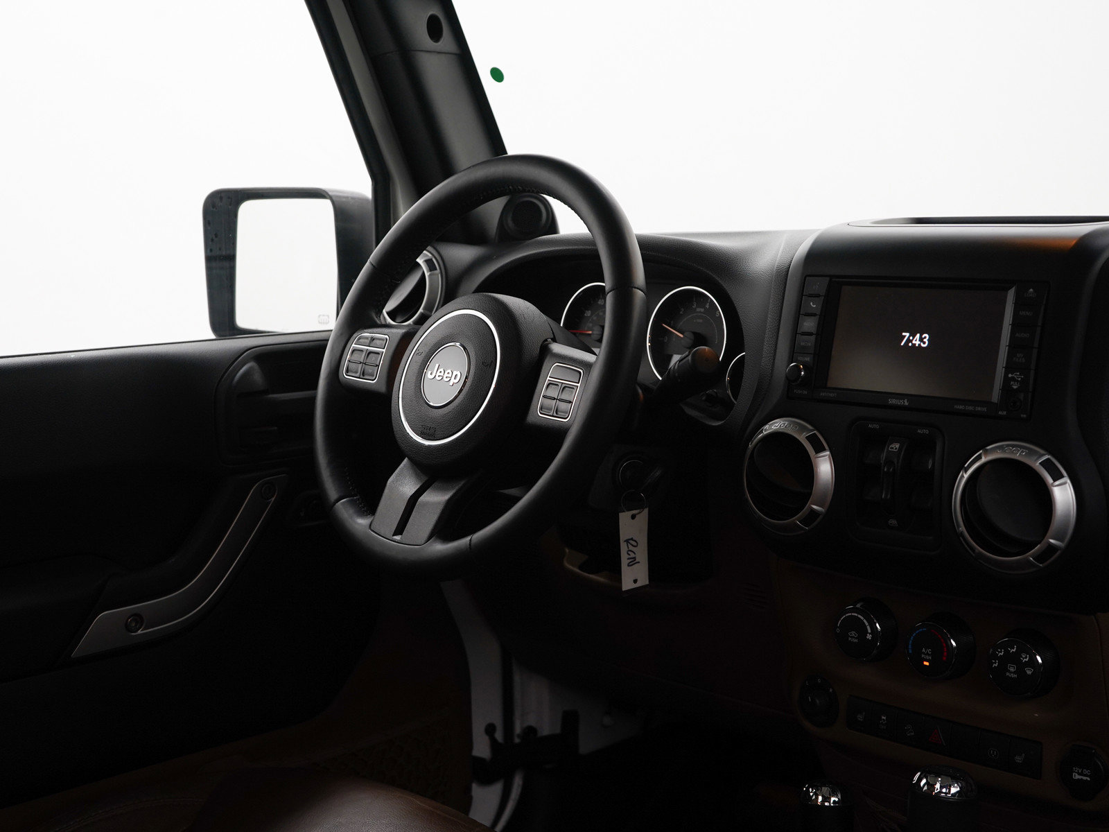 2014 Jeep Wrangler Unlimited Sahara photo 12