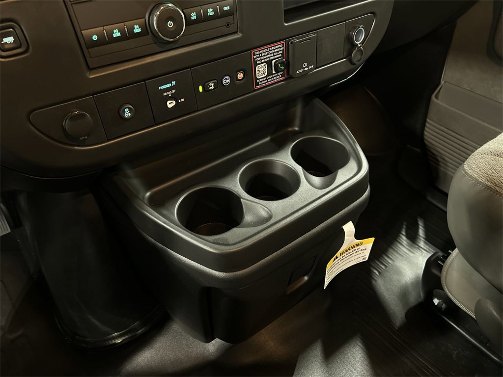 2025 Chevrolet Express Cargo 2500 photo 16