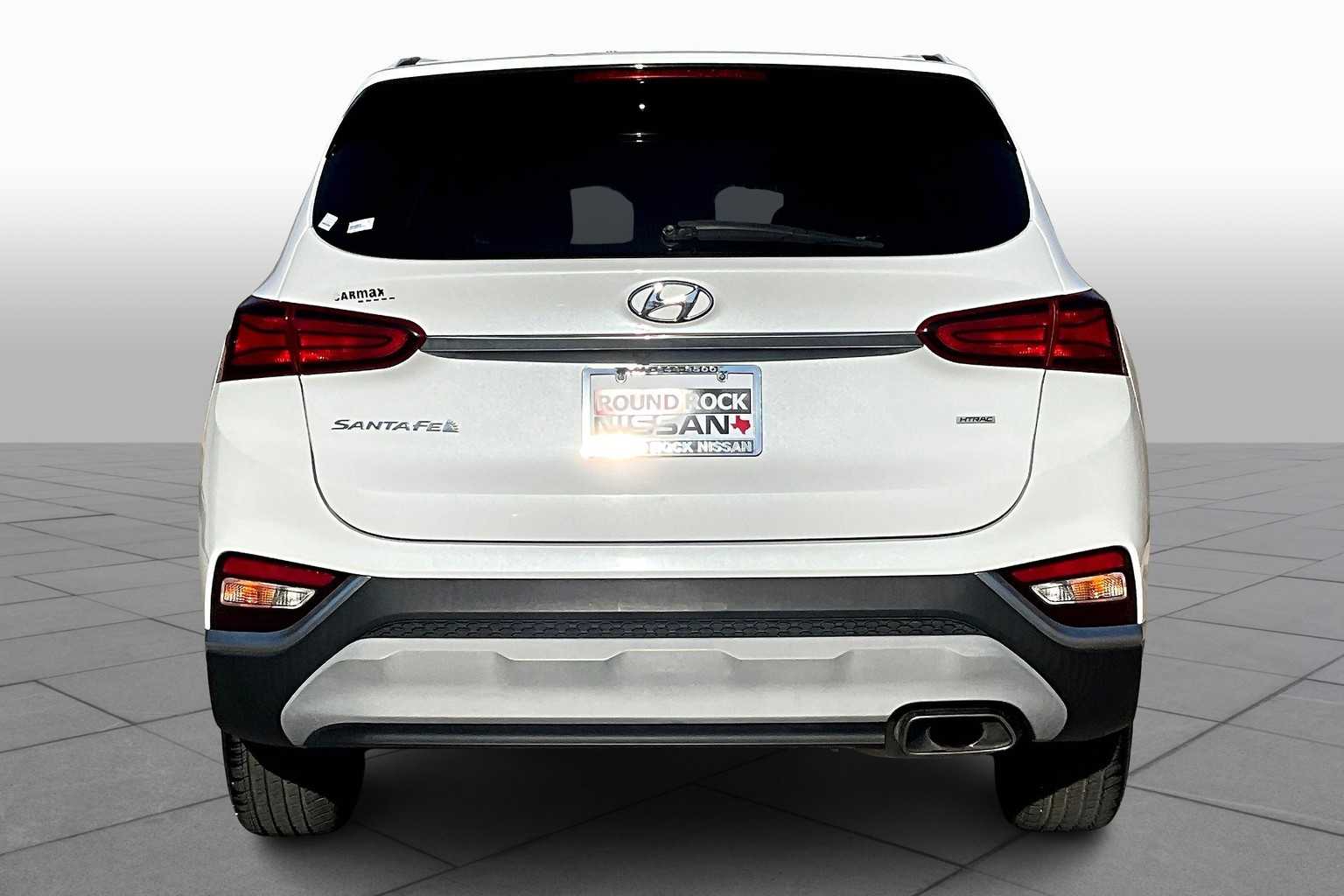 2019 Hyundai Santa Fe SE photo 4