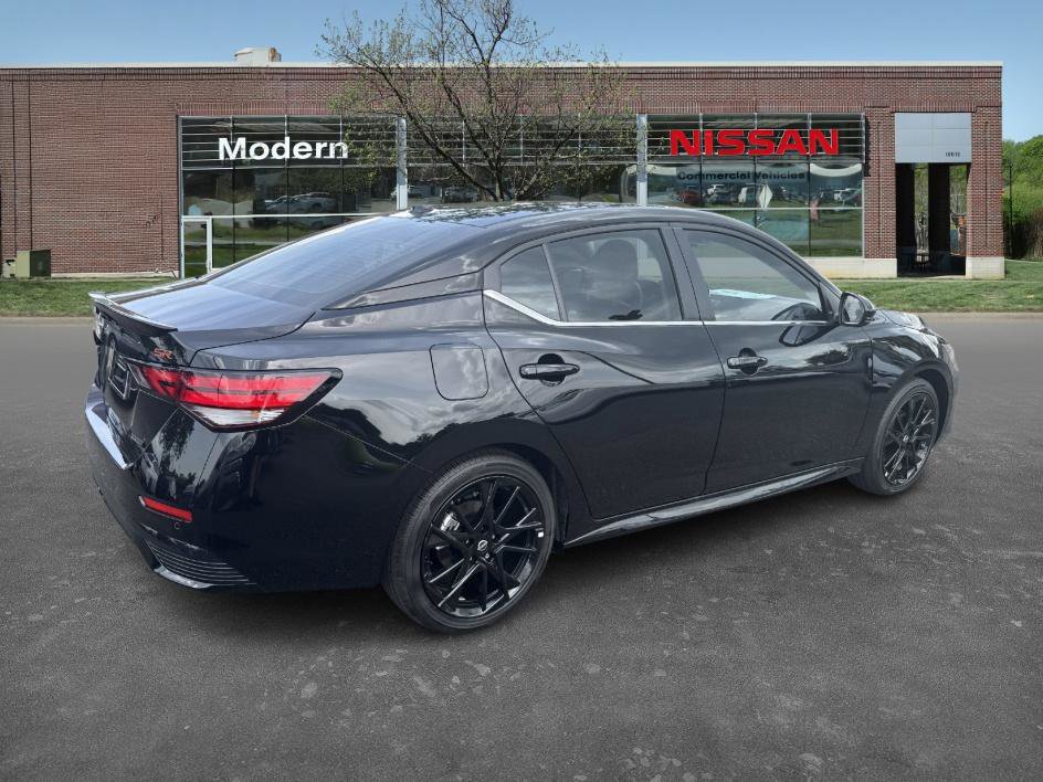 2025 Nissan Sentra SR Midnight Edition photo 4