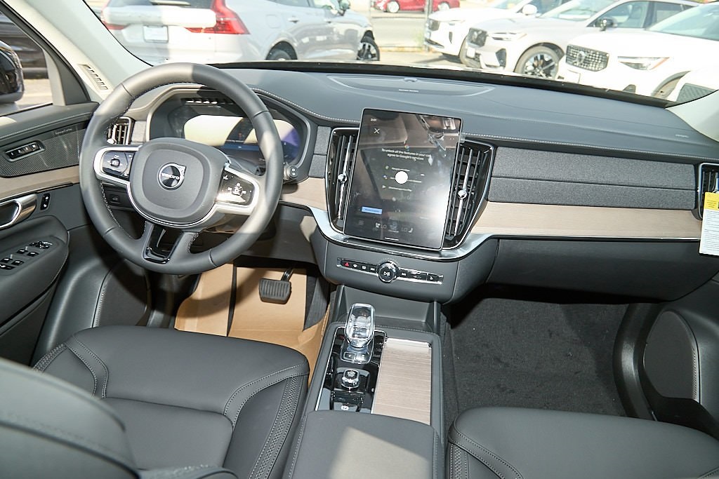 2026 VOLVO XC90 - Image 24