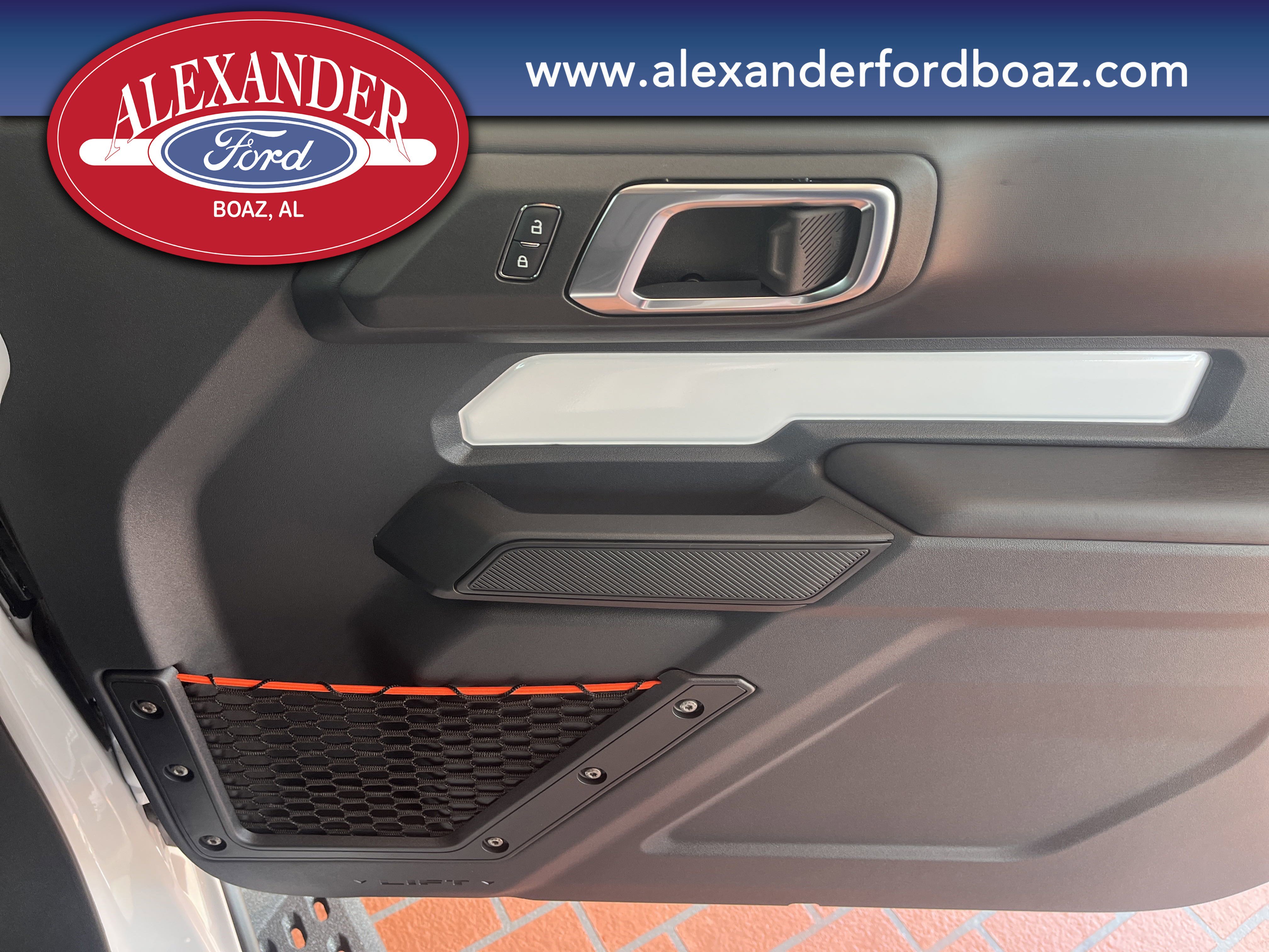 2025 Ford Bronco First Edition photo 6