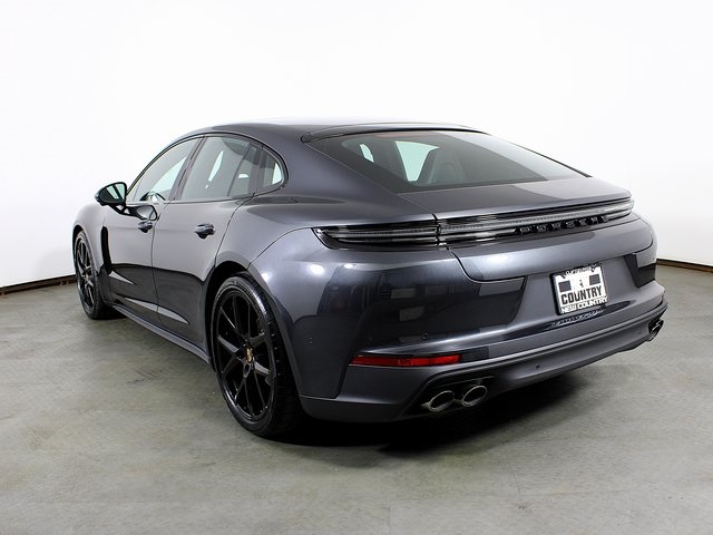 2025 Porsche Panamera 4 photo 3