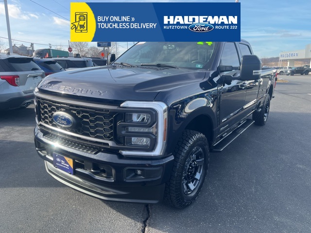 2024 Ford F-350 Super Duty Lariat's photo