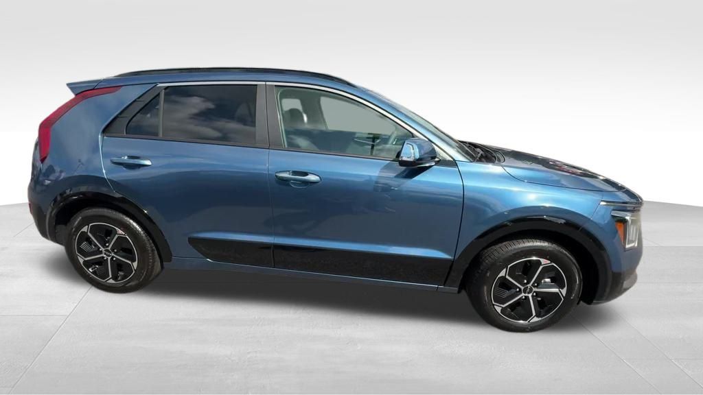 2025 Kia Niro SX photo 7
