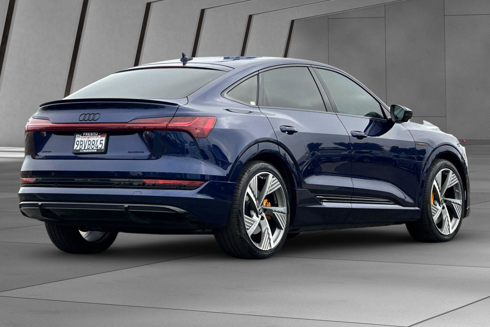 2022 Audi e-tron Sportback S line Prestige photo 2