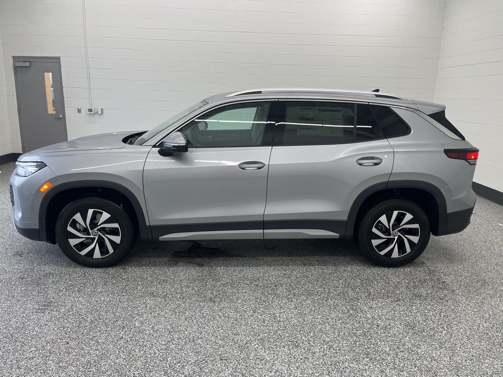 2026 Volkswagen Tiguan S photo 2