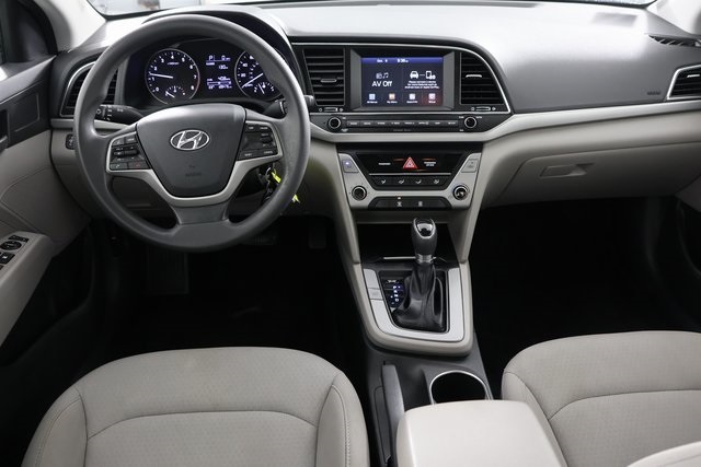 2018 Hyundai Elantra SE photo 2