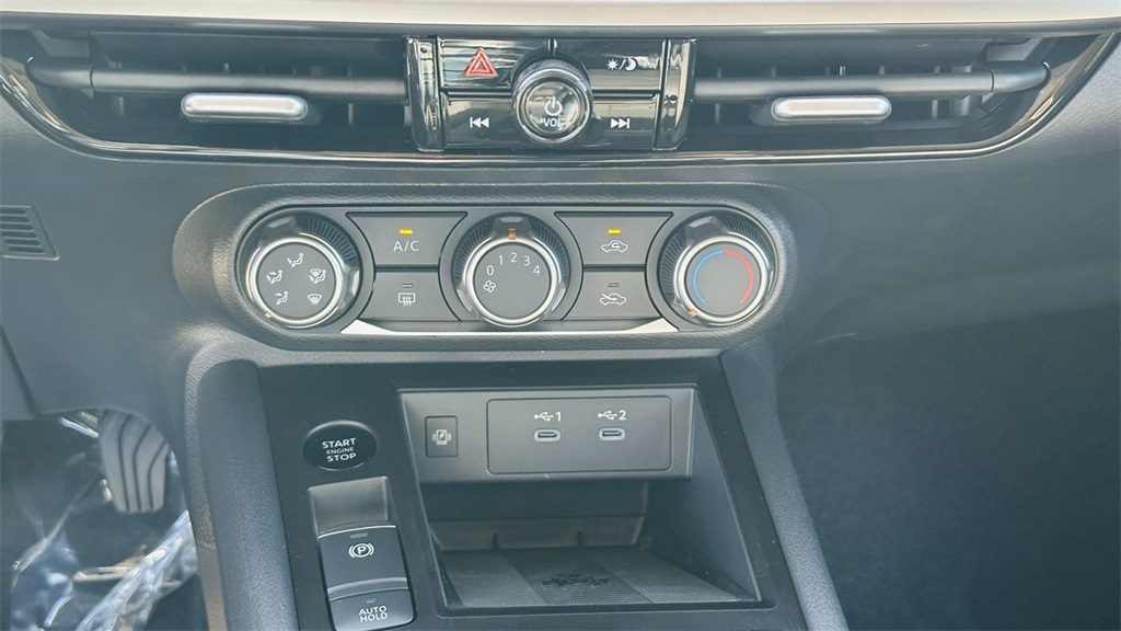 2026 Nissan Kicks SV photo 19