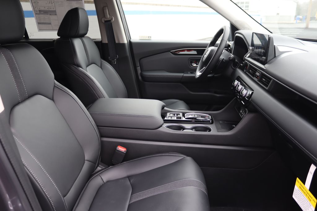 2025 Honda Pilot Touring photo 21