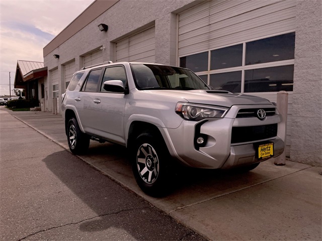 2024 Toyota 4Runner TRD Off-Road photo 2