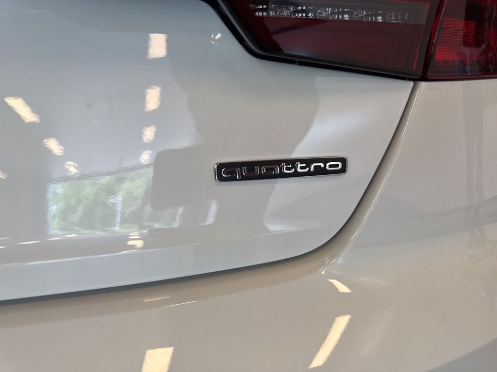 2021 Audi A4 40 Premium Quattro photo 12