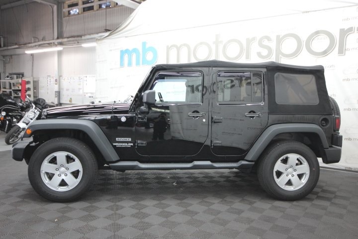 2014 Jeep Wrangler Unlimited Sport photo 2