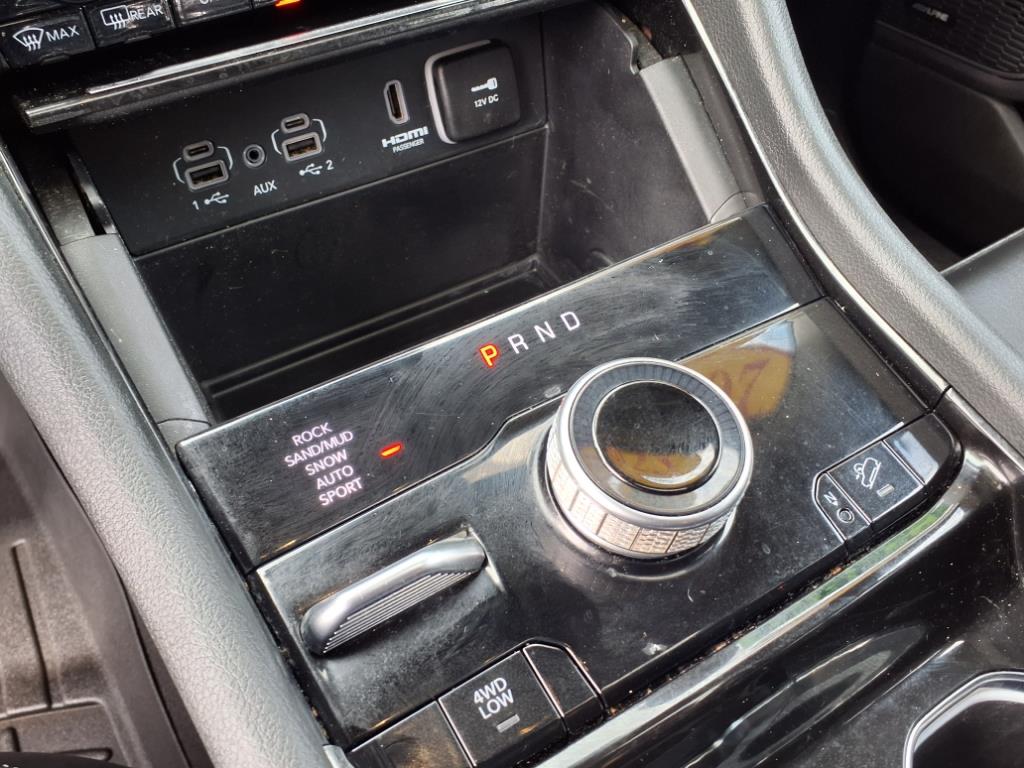 2023 Jeep Cherokee Base photo 24