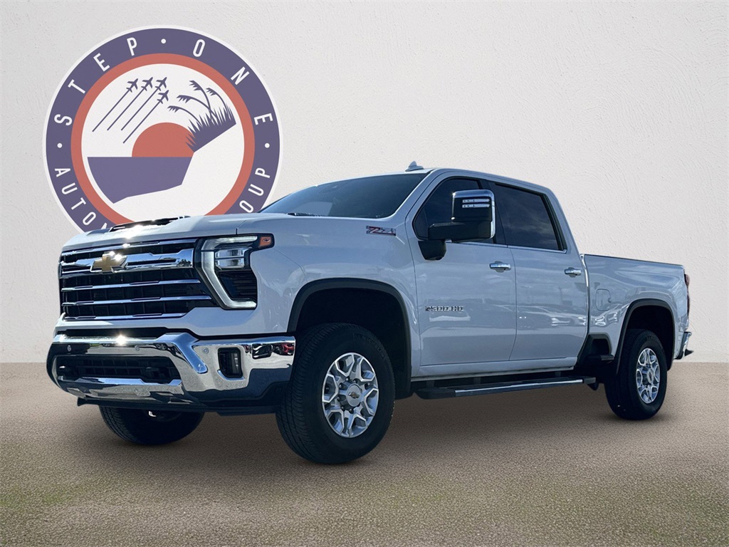 2024 Chevrolet Silverado 2500HD LTZ photo 2