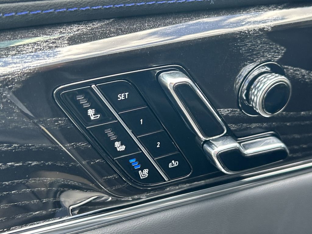 2026 Cadillac Escalade Luxury photo 22