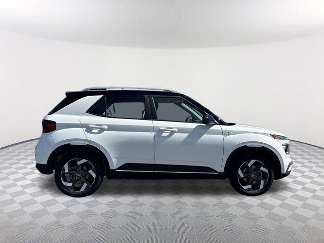 2026 Hyundai Venue SEL photo 3