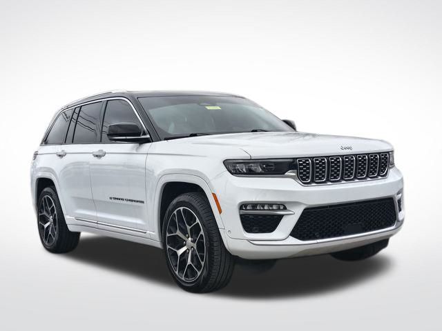 2022 Jeep Grand Cherokee Summit Reserve's photo
