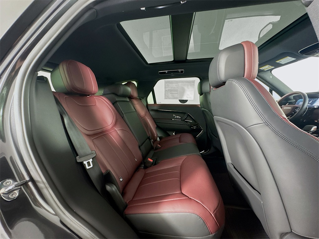 2025 Land Rover Range Rover Sport SE photo 23
