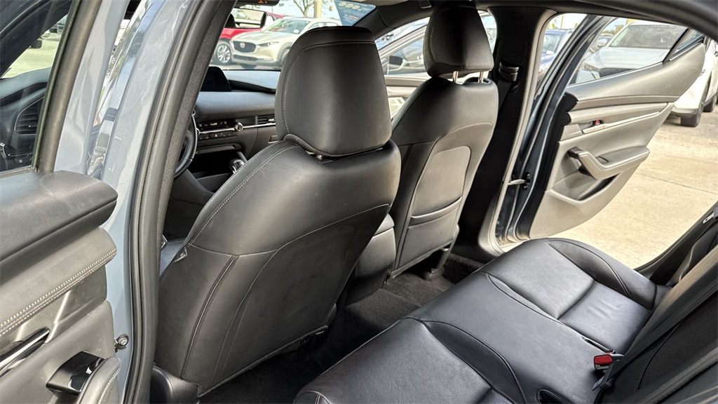 2019 Mazda Mazda3 Premium photo 32