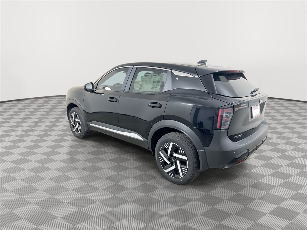 2025 Nissan Kicks SV photo 4