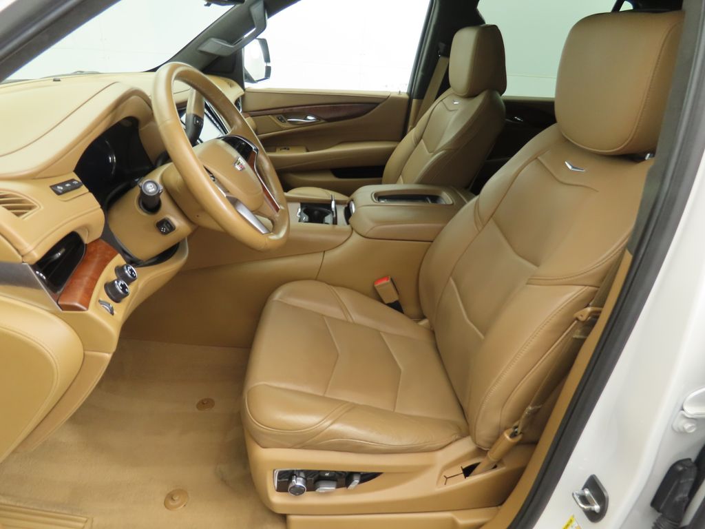 2017 Cadillac Escalade Platinum photo 18