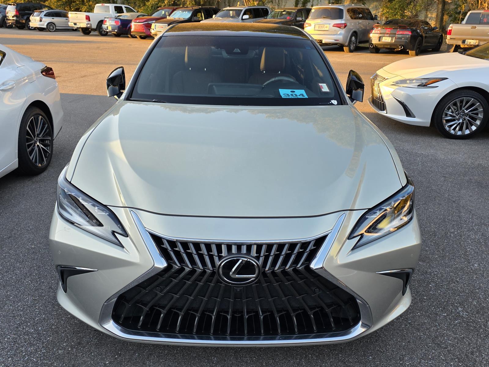 2024 Lexus ES 350 Ultra Luxury photo 2