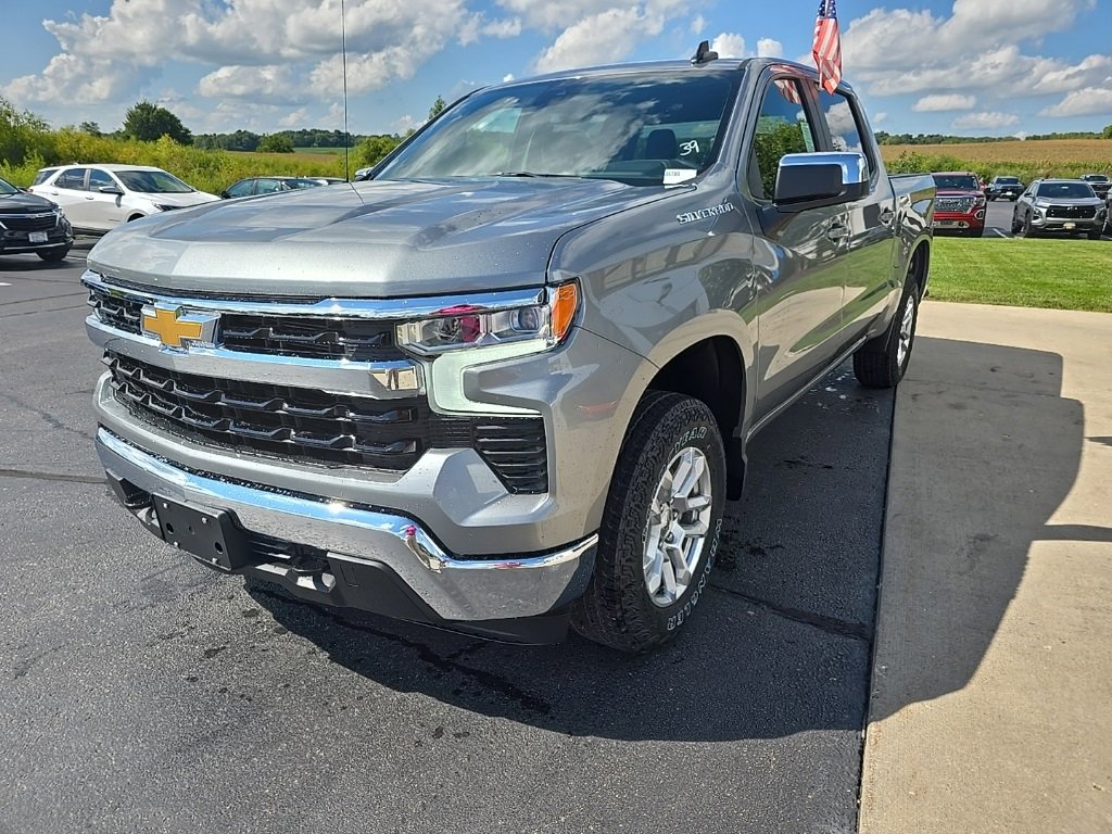 2026 Chevrolet Silverado 1500 LT photo 3