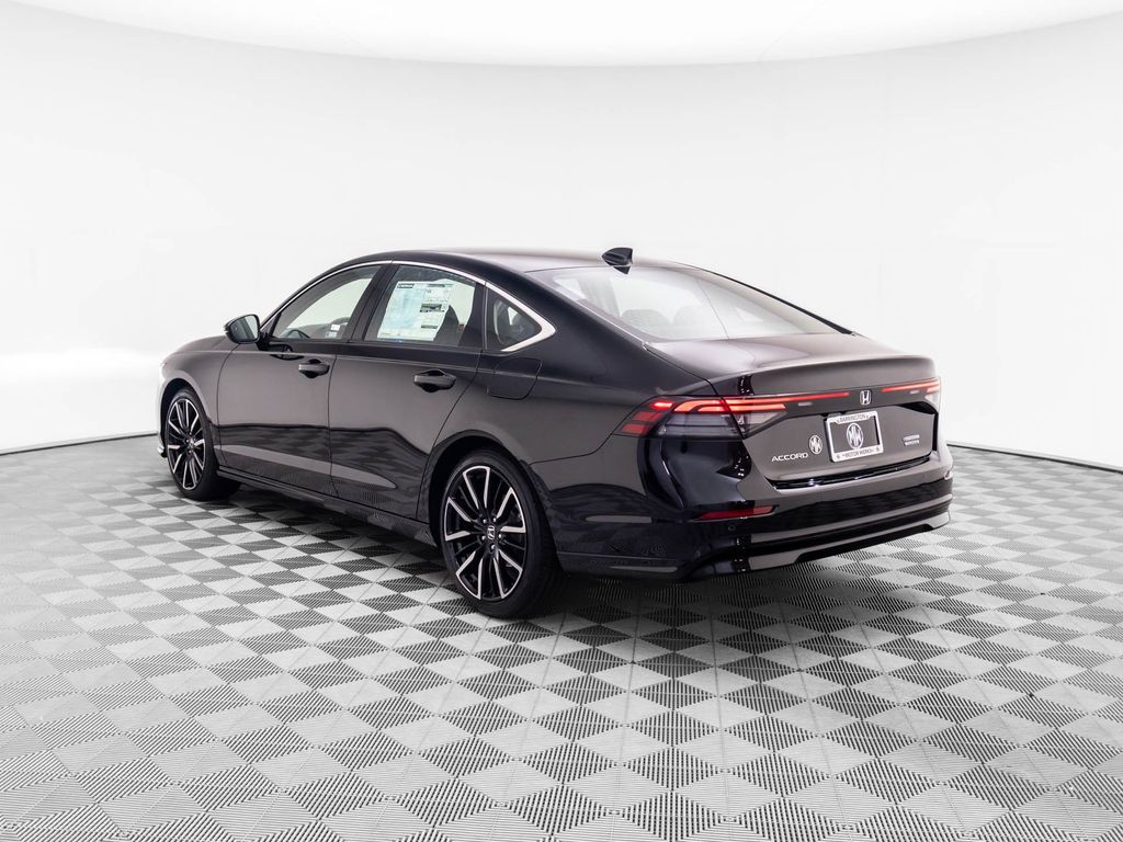 2025 Honda Accord Hybrid Touring photo 3