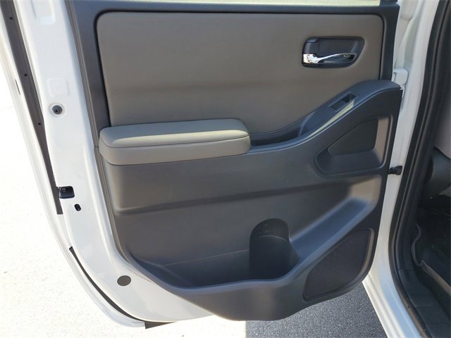 2022 Nissan Frontier SV photo 23