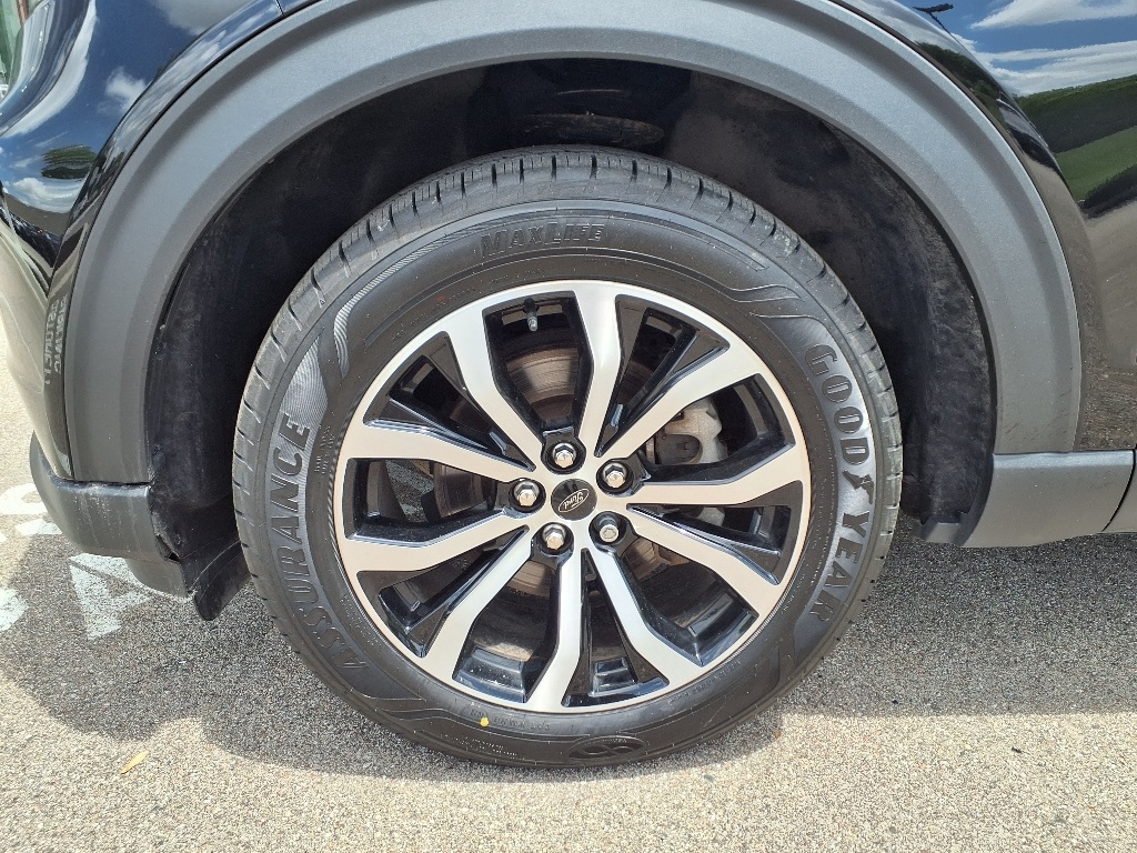 2022 Ford Explorer ST-Line photo 8